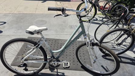 novara hybrid aluminum 26 in front suspension 24 speed bicycle