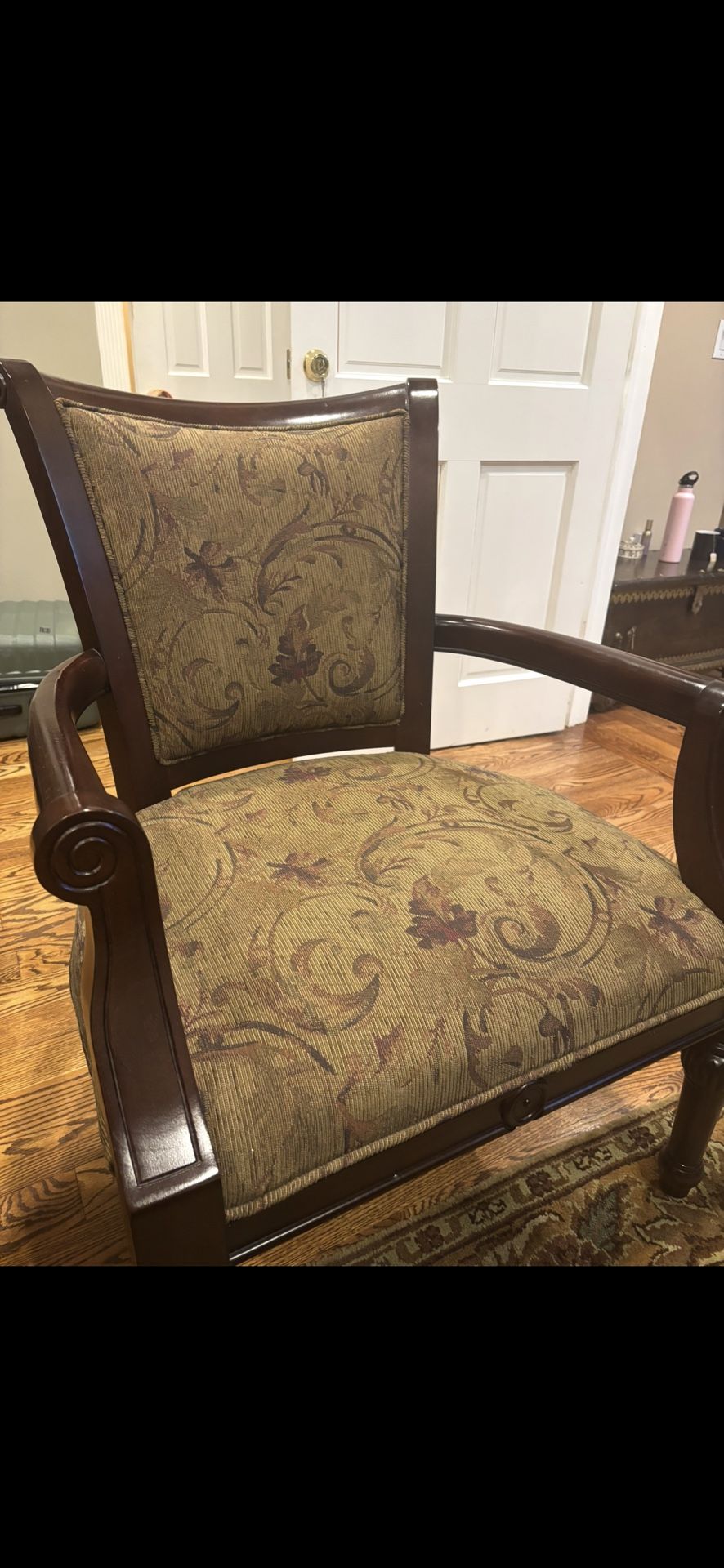 2 Accent Chairs Raymond And Flanagan MINT Condition