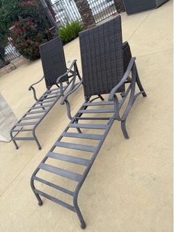 2 Tanning chairs  no cushions