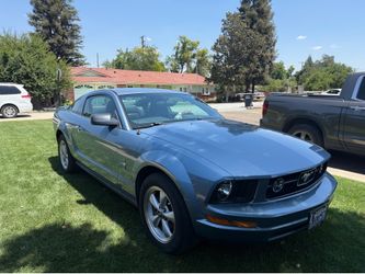 2007 Mustang - Deluxe Coupe V6