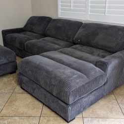 New Extremely Comfortable 4 Piece Modular Sectional Couch Sofa/ Includes Free Delivery 🚚 