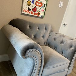 Luxurious Glam Chair