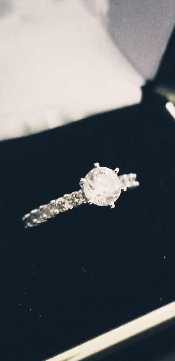 1.2ct Diamond Ring 14k White Gold size 6.75 for Sale in San Dimas, CA - OfferUp
