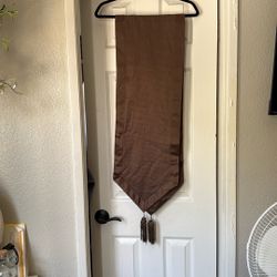 Brown Runner 