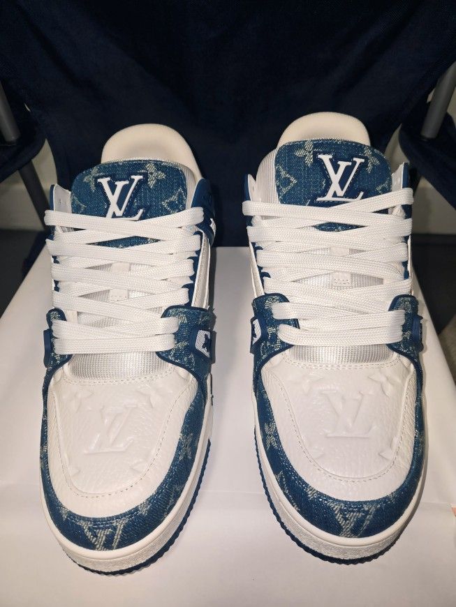 Louis Vuitton Trainer Sneaker Size 9 Blue