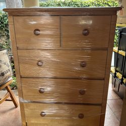 5-drawer Wood Dresser