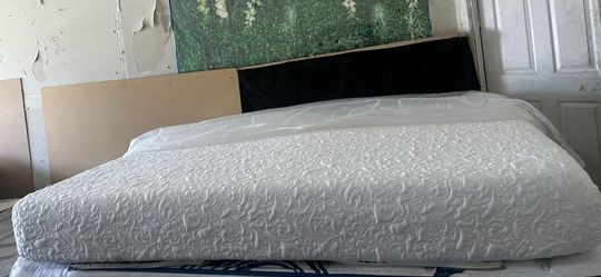 King Size Mattress (Colchón King Size)