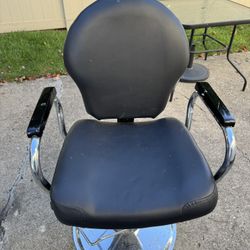 Vintage Barber Chair – Chrome & Black