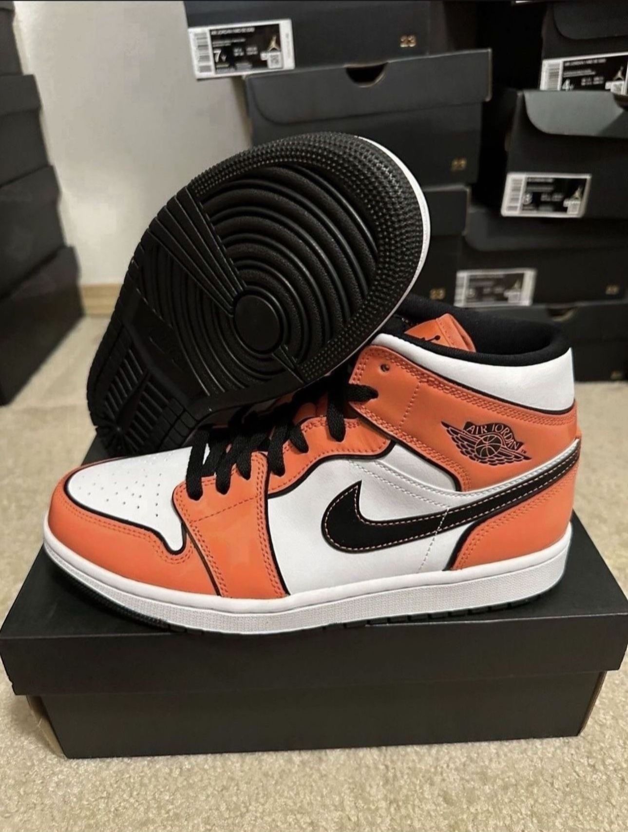 Nike Air Jordan 1 Mid SE Turf Orange Retro DD6834-802 size 8.5 Brand New