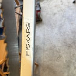 Fiskars Extendable Tree Pruner & Pole Saw – Telescoping Pole Pruner