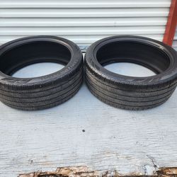 Vendo un par de llantas medida son 255/40/R21 las 2 llantas son las misma medida y la misma marca  estoy pidiendo por ellas 155dlls las tengo en Mcall