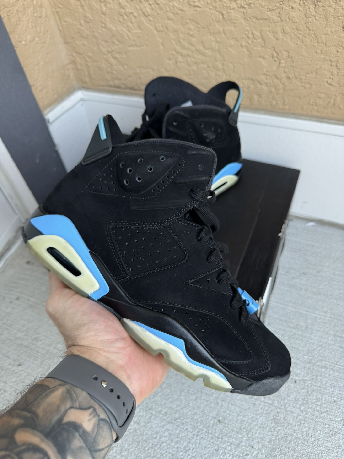 Jordan 6 Retro “UNC” Size 8.5