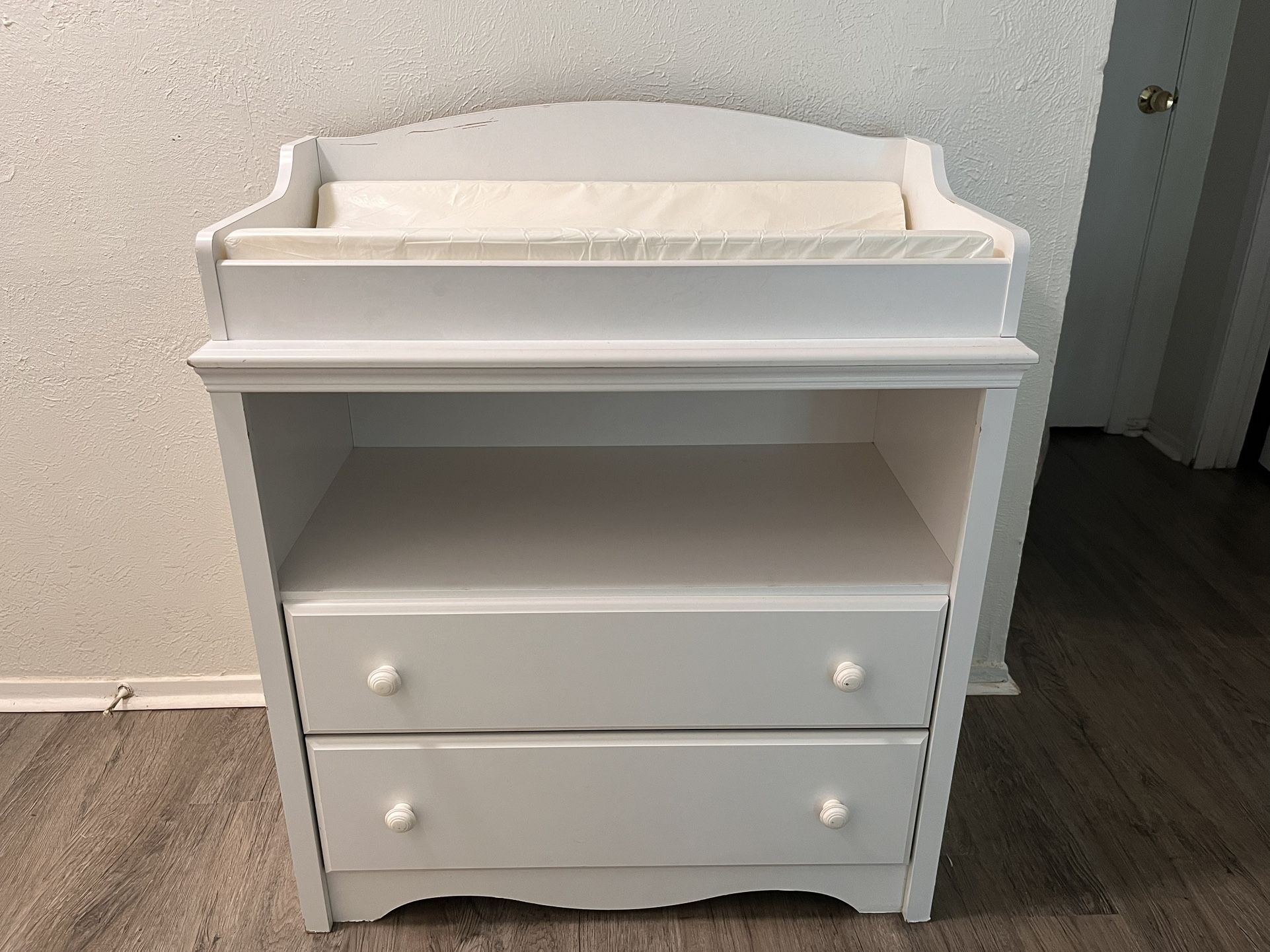 changing table & crib set 