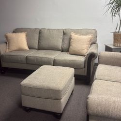 Like New 3 Piece Couch Set 