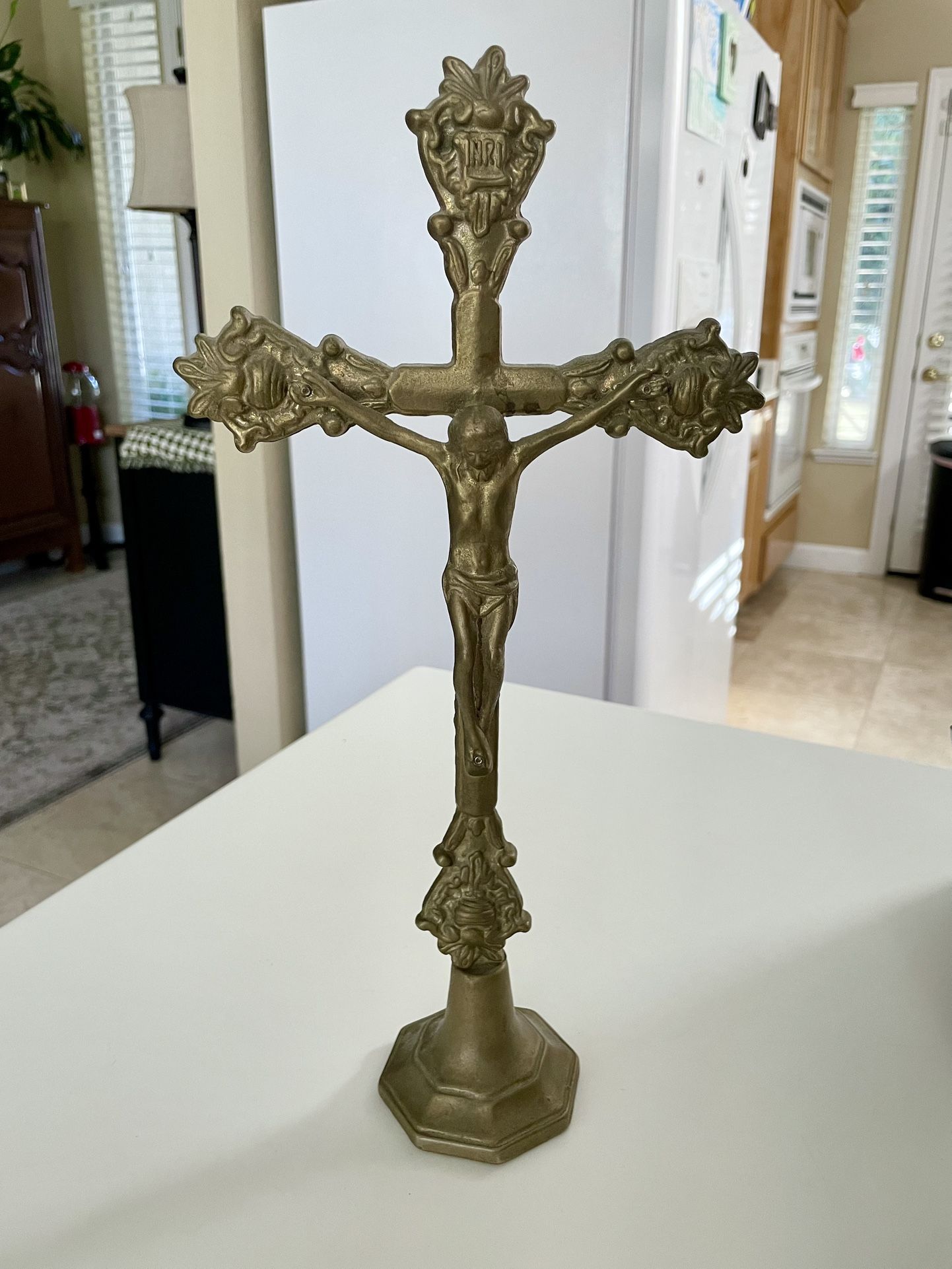 Large Vintage MCM Jesus Christ Solid Brass Cross Tabletop Standing 14”