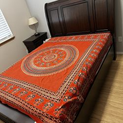 Queen Bed Fram And Chest Drawer 