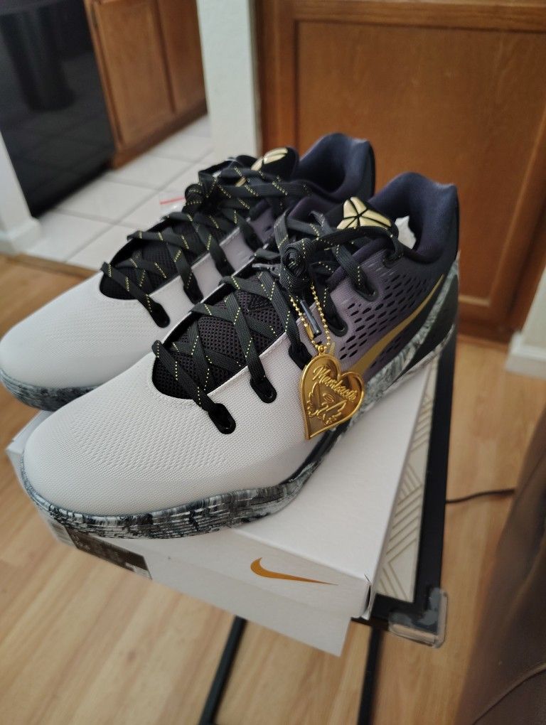 Nike Kobe 9 Mambacita Size 11