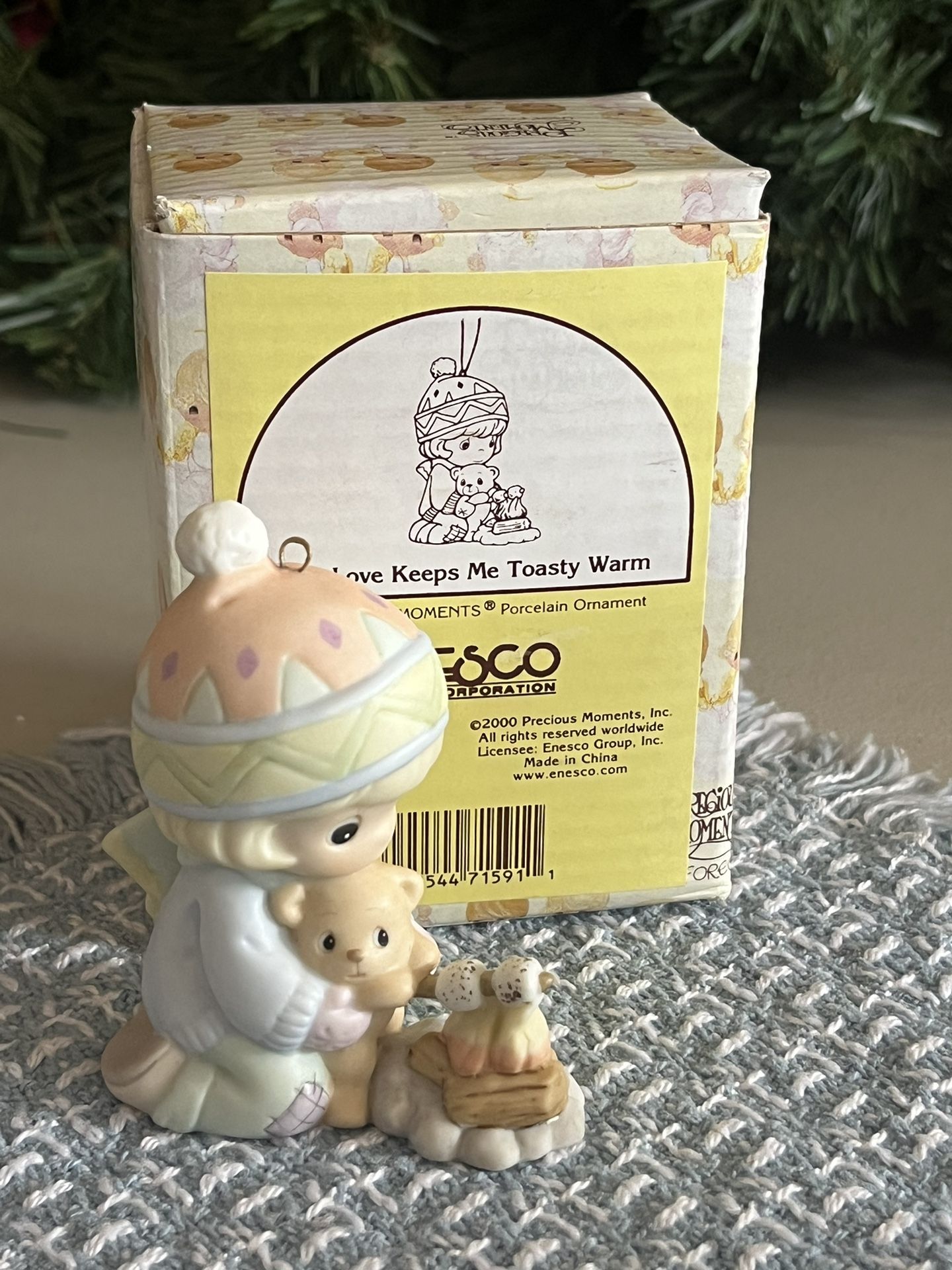 Precious Moments Year 2000 Exclusive Ornament