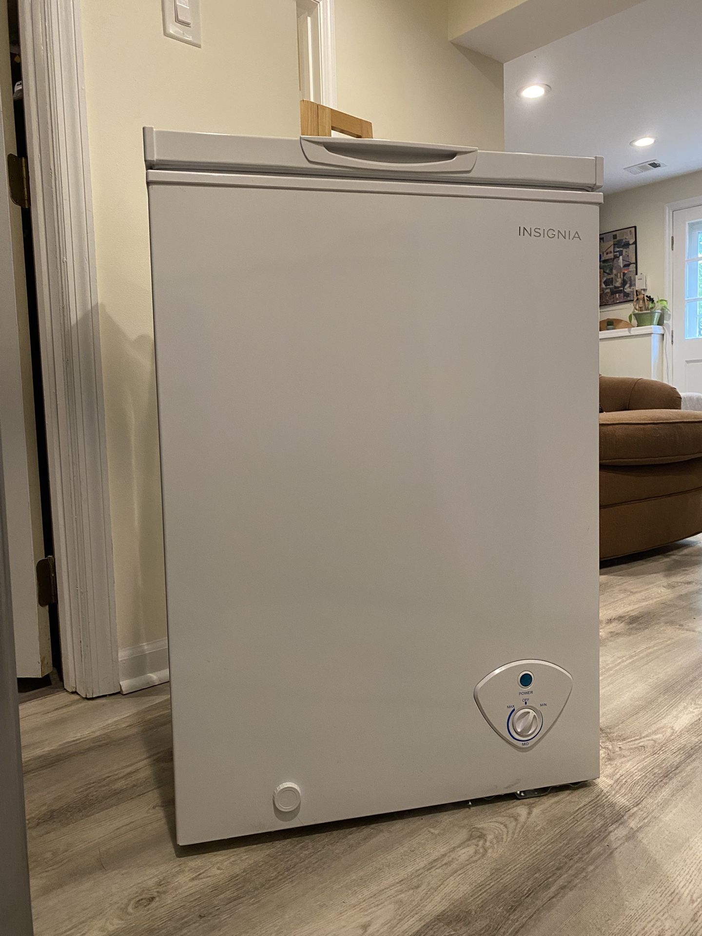 Insignia Chest Freezer 3.5 cu.ft (Used, Excellent Condition) (Free delivery)