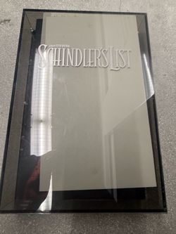 Schindler’s List Collector’s Gift Set DVD 2004 Book Plexiglass Case Complete