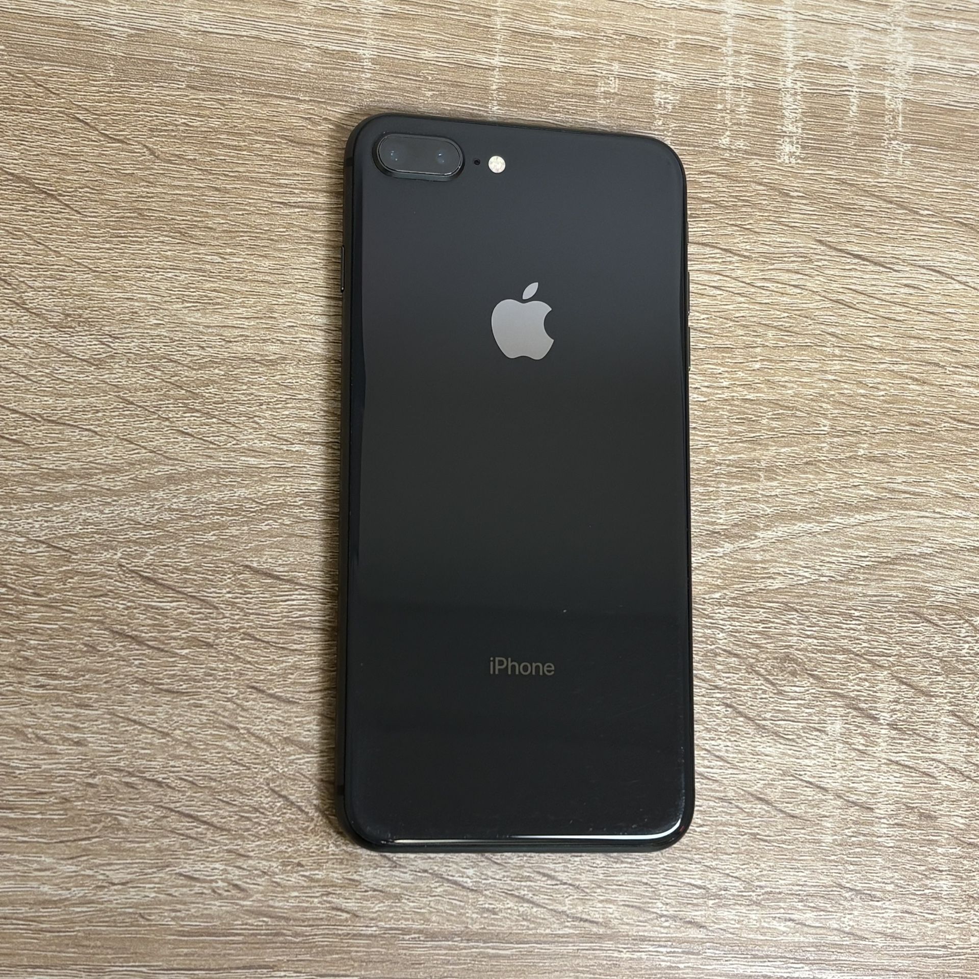 iPhone 8 Plus - Unlocked - 128GB