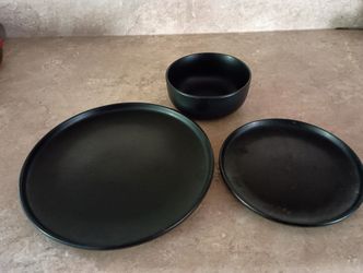 12 PC Stoneware Dinnerware Dish Set-Brand New