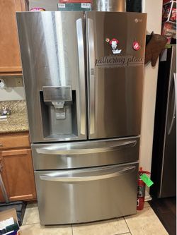 LG ThinQ 4-Door French Door Refrigerator