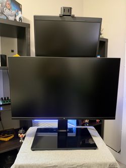 Dual monitor set up/ Gaming/ Streaming/ Editing