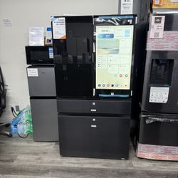 Samsung - Bespoke 29 cu. ft. Standard Depth 4-Door French Door Refrigerator in Charcoal Glass/matte Black with AI Family Hub 😻