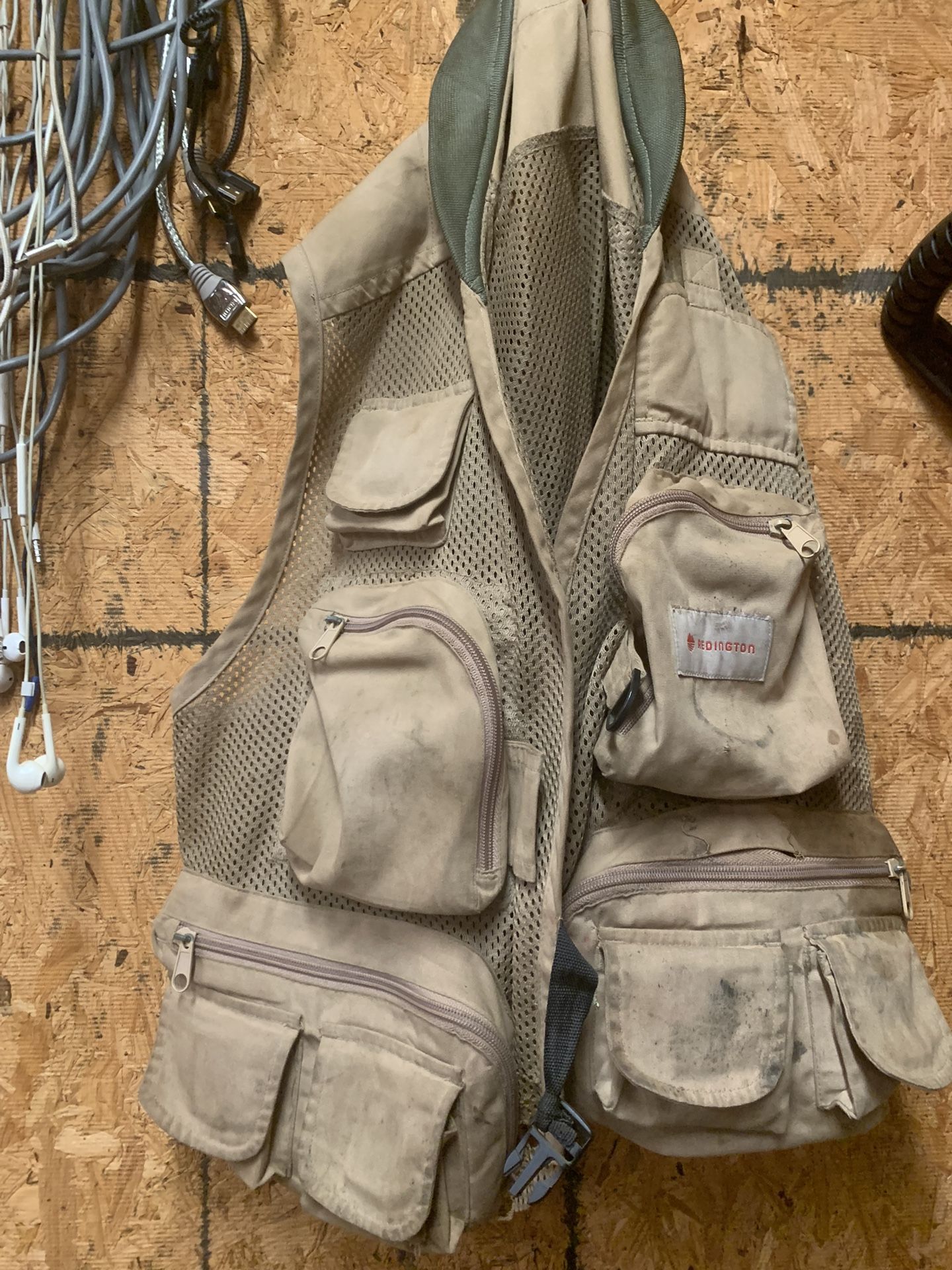 Fishing vest