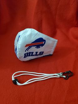 2 Piece set Buffalo Bills Face Mask & Lanyard set