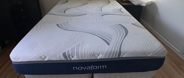 Beautiful King Size Bed With Mattress