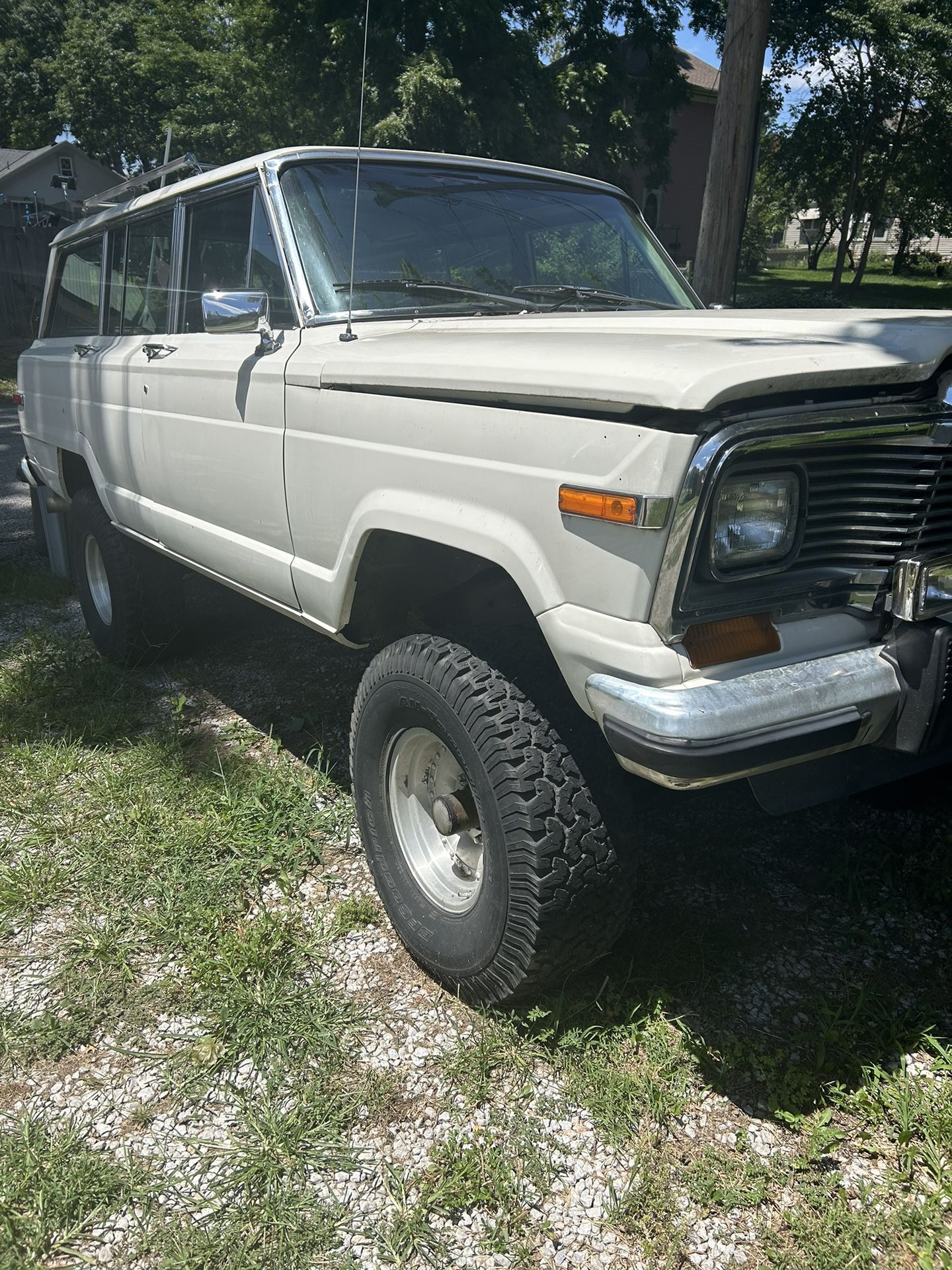 1984 Jeep Grand Wagoneer
