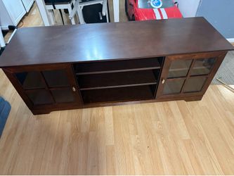 TV / Entertainment stand / center