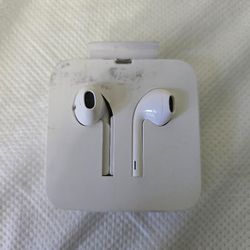 Apple Wired Earbuds For iPhone With Lighnting Connector