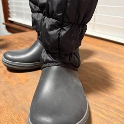 Croc Snow Boots Never Used 20 Obo