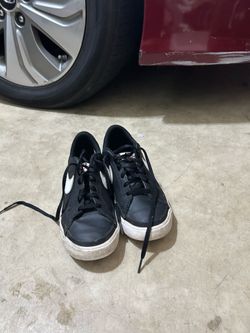 Nike shoes size 7