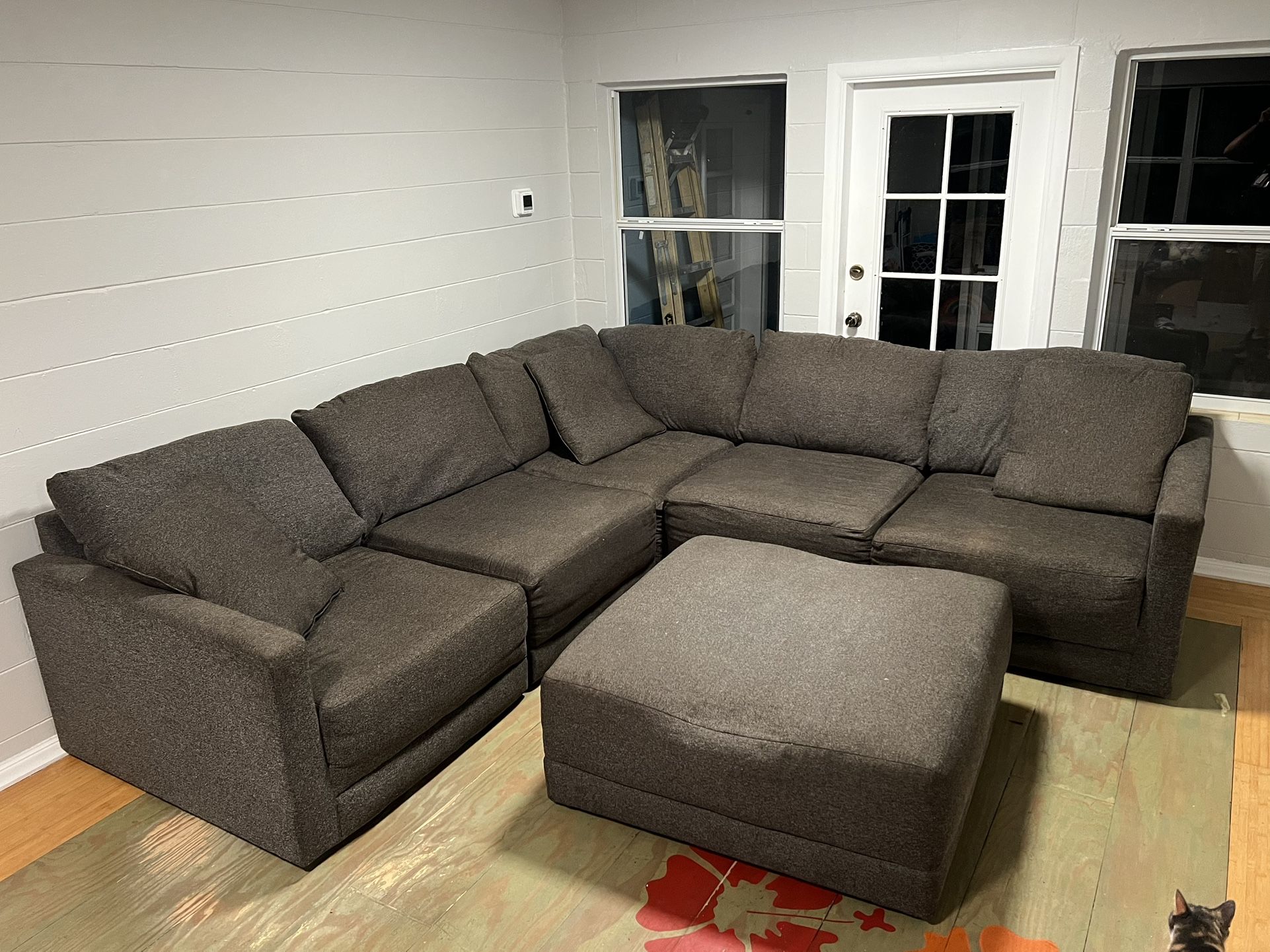 Ashley Furniture 5 Piece Sectional And Ottoman