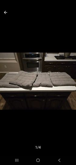 4 seat cushions