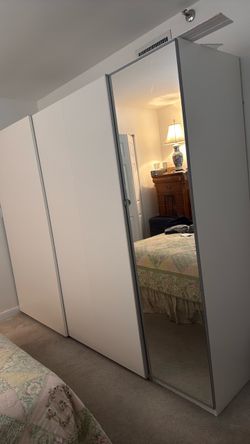 White IKEA wardrobe (Very Clean)