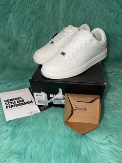 NIB Pulse Men’s 9/Women’s 10 White Low-Top Dance/Athletic Sneakers.
