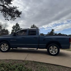 2002 Dodge Ram 1500 4dr Quad Cab 140" WB RWD Quad Cab 4.7 8cy