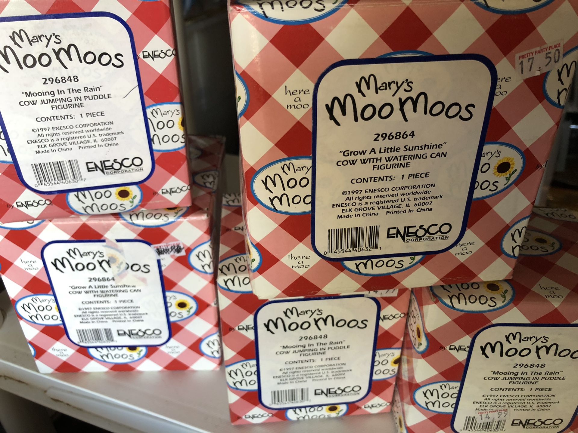 Set of 15 new Mary’s Moo Moos cow figurines retired