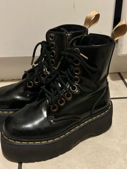 Doc Marten’s- Vegan Jadon Max platform boots