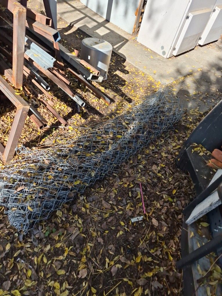 30 feet of 6 foot chain link fence.