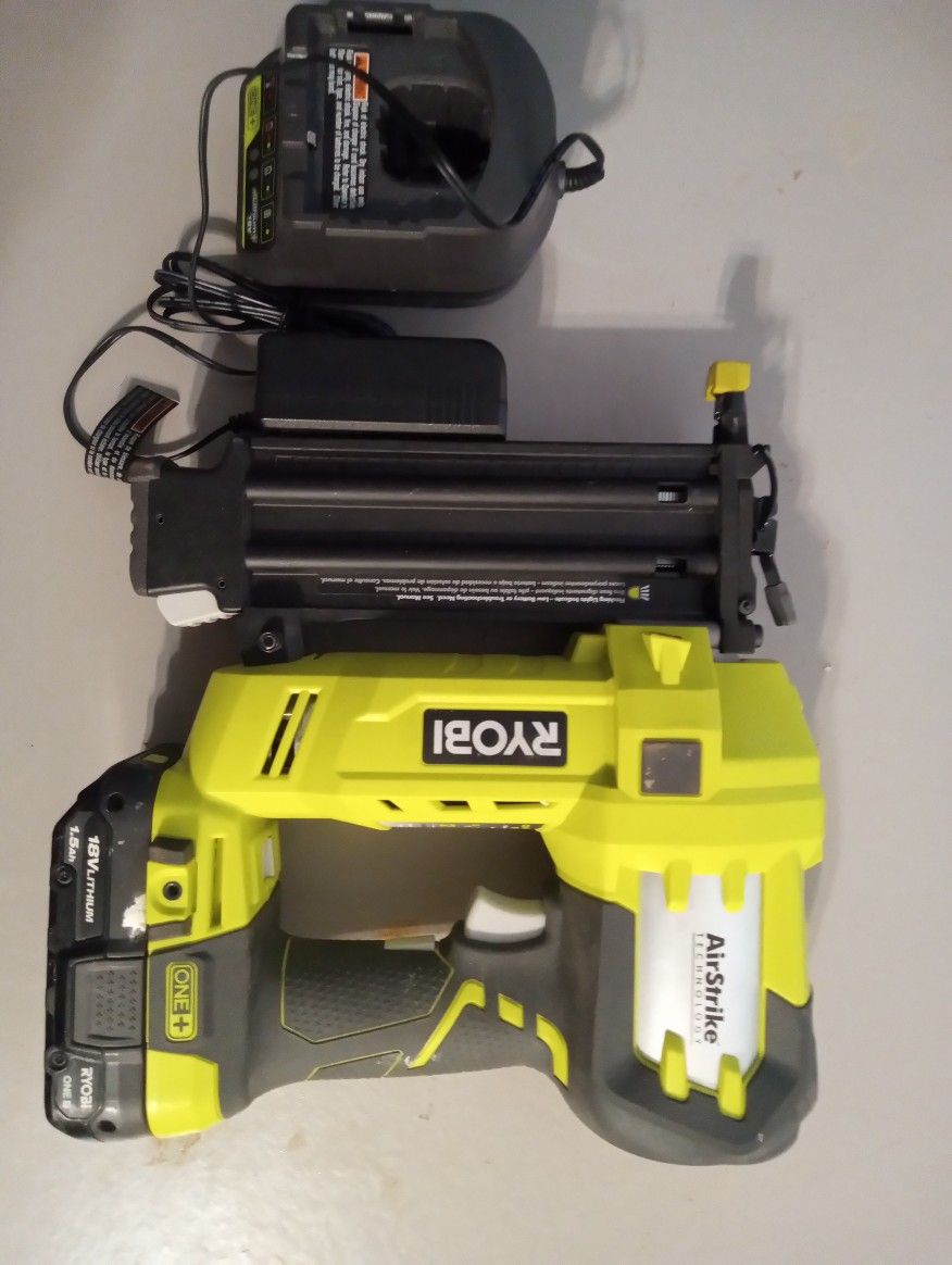 ONE+ 18V 18-Gauge Cordless AirStrike Brad Nailer Kit with 1 .5Ah Battery and Charger



