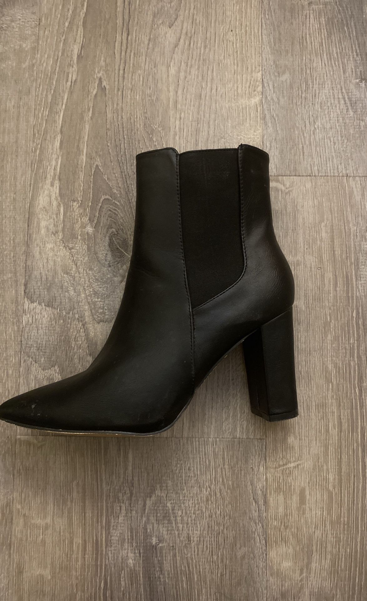 Black Pointed-Toe Heeled Boots