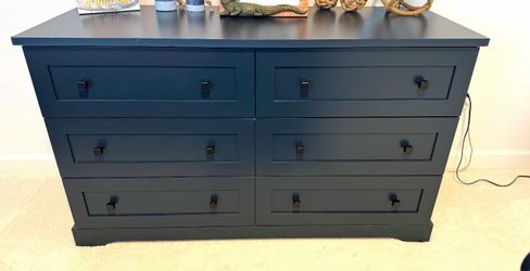 Pottery Barn Dresser + twin bed (no mattress)