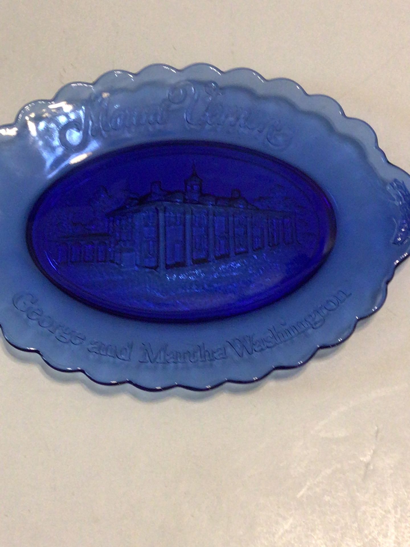 Vintage 9.25in Mount Vernon Glass Plate