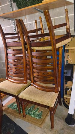 Table & chairs